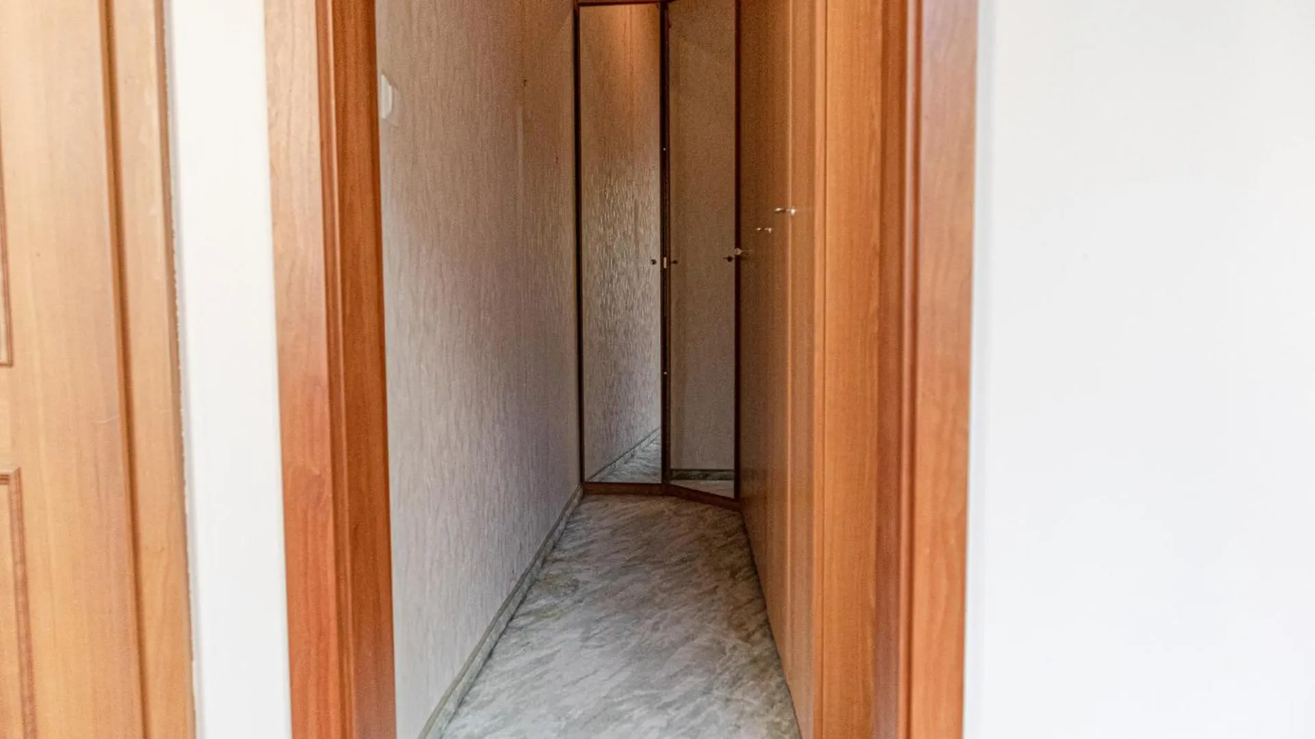 Stylish 2Br Retreat Steps From Akh & Volksoper Apartment Vienna