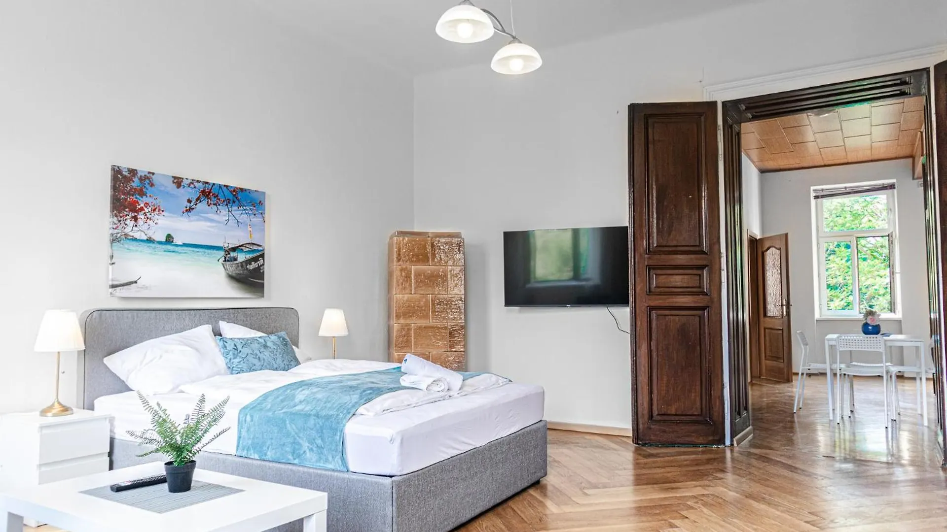 Stylish 2Br Retreat Steps From Akh & Volksoper Apartment Vienna