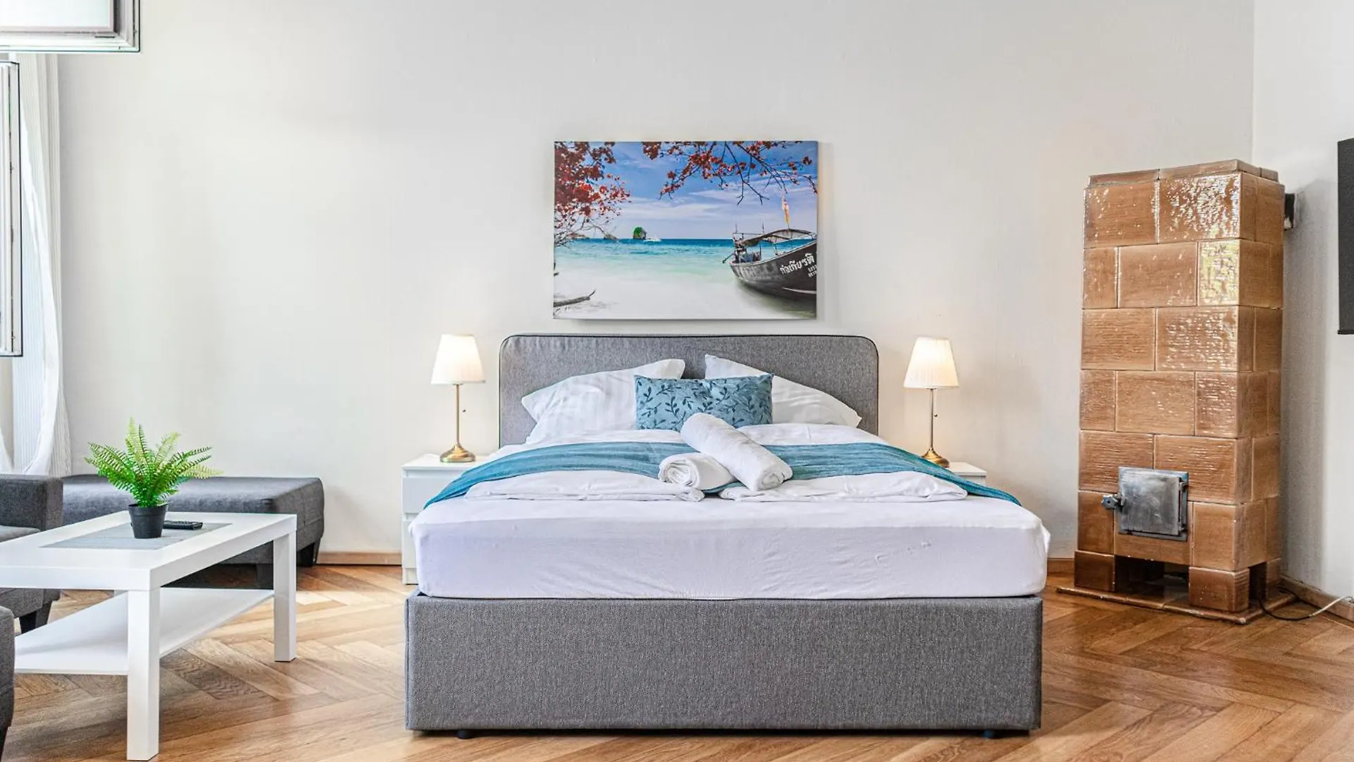 Stylish 2Br Retreat Steps From Akh & Volksoper Apartment Vienna
